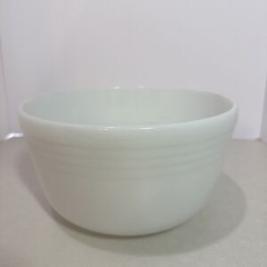 Vintage PYREX Large Mixing Bowl #26 Hamilton Beach Ribbed White Milk Glass